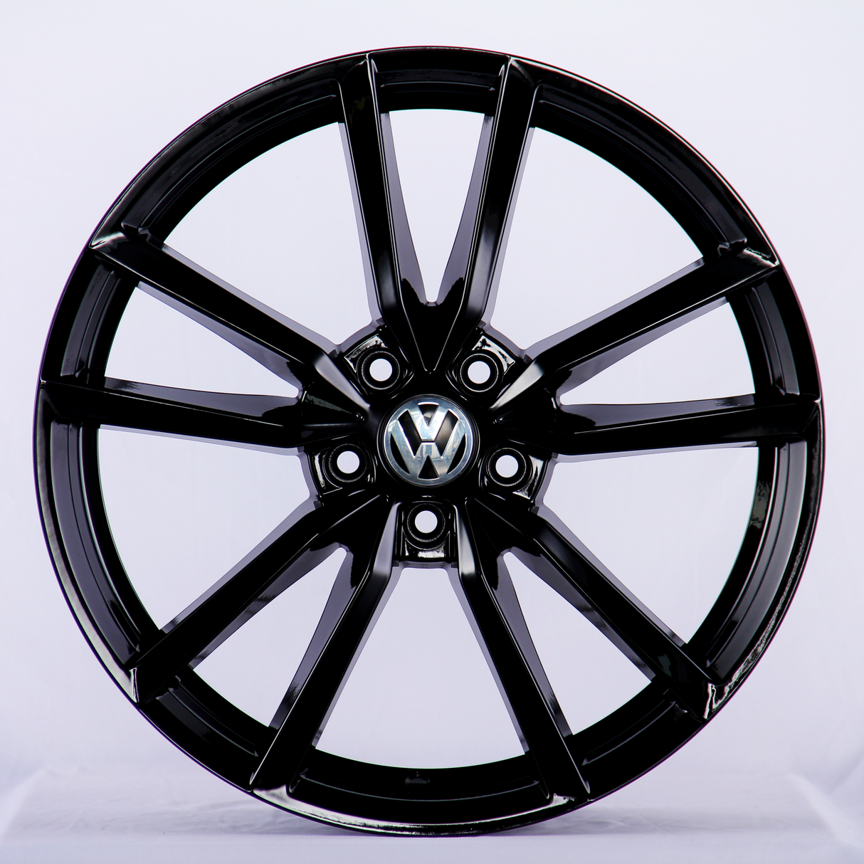 Golf - MK8: 18" Gloss Black Pretoria Style Alloy Wheels 21+