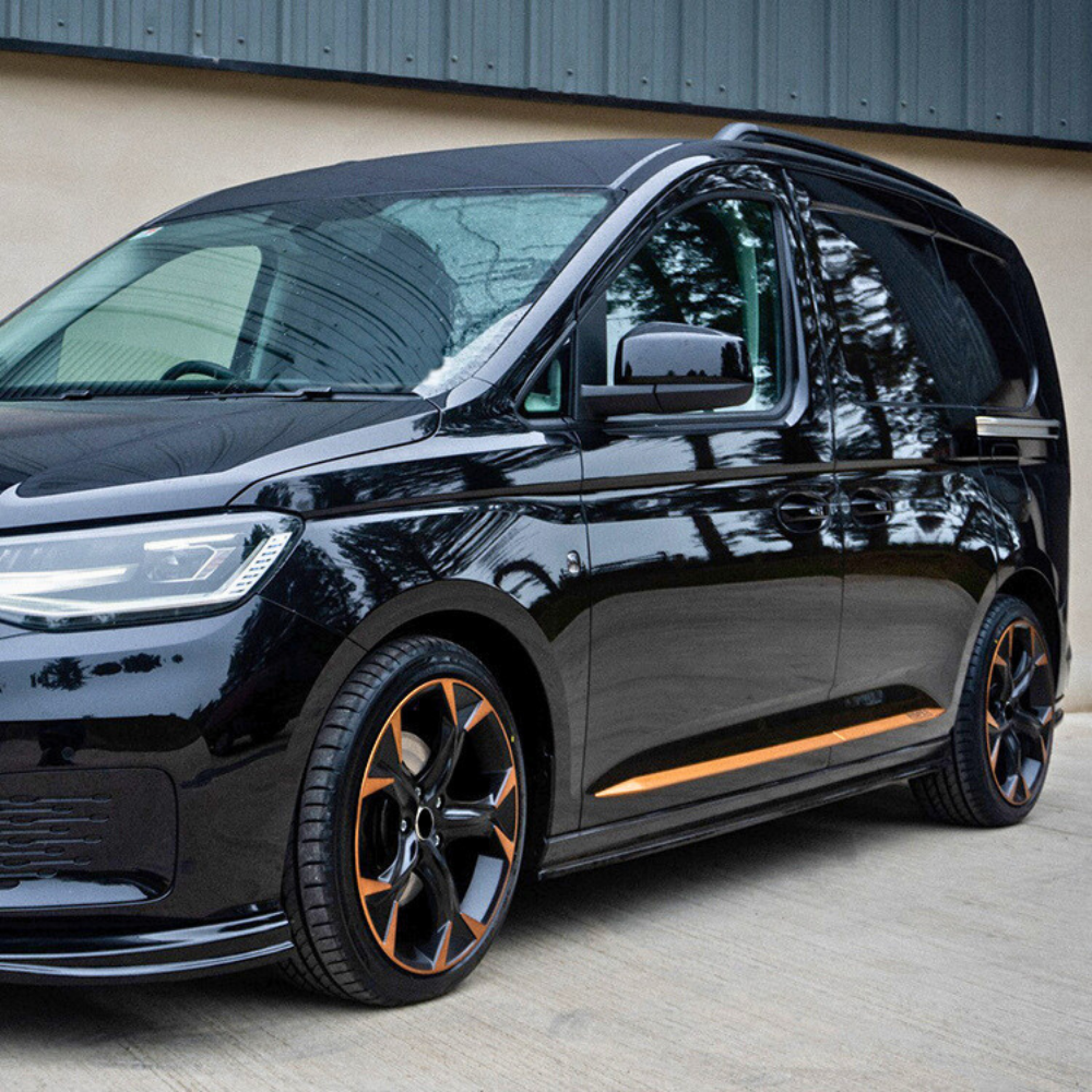 Caddy - MK5 SWB: Gloss Black Side Skirts V1 Style 21+
