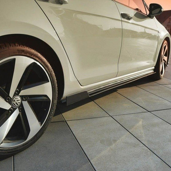 VW - Golf GTI MK7 Facelift: Maxton Racing Side Skirts