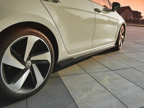 VW - Golf GTI MK7 Facelift: Maxton Racing Side Skirts