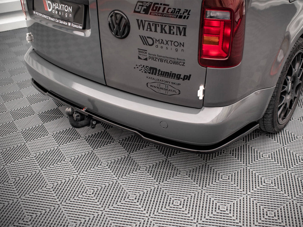VW - Caddy Long MK3 Facelift: Maxton Central Rear Splitter