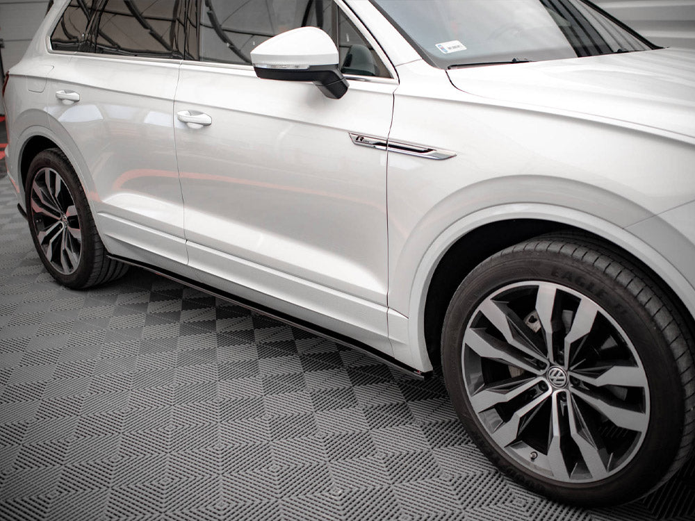 VW - Touareg R Line MK3: Maxton Side Skirts