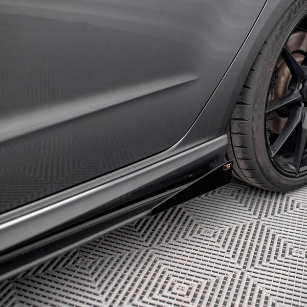 Audi - S3 / A3 S Line Sportback 8V Facelift: Maxton Side Flaps