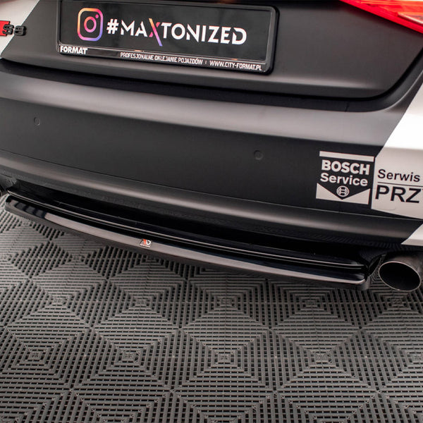 Audi - S8 D4: Maxton Central Rear Splitter
