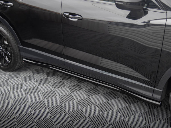 Audi - Q3 Sportback F3: Maxton Side Skirts