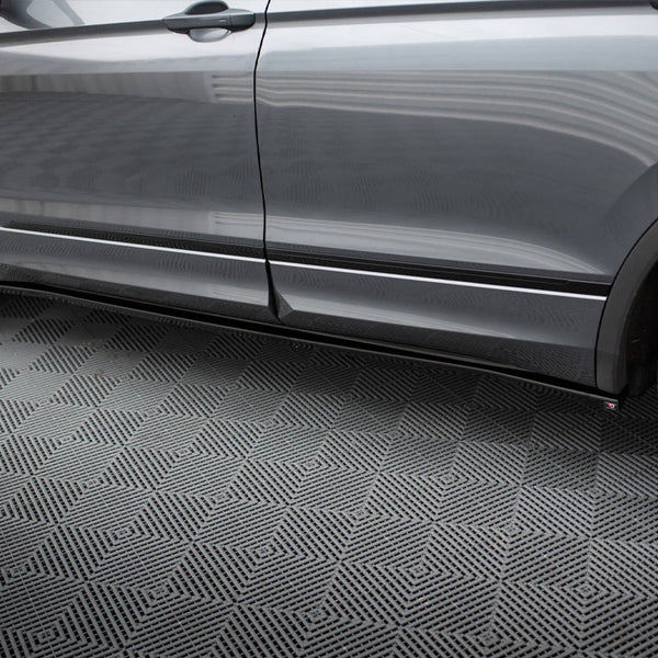 VW - Tiguan Allspace MK2: Maxton Side Skirts