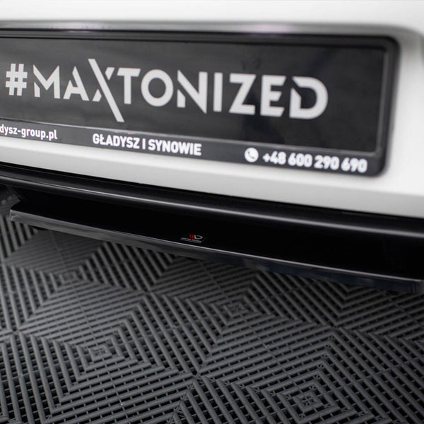VW - Golf R MK7: Maxton Central Rear Splitter (Vertical Bars)