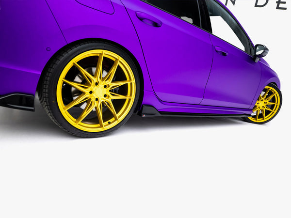 VW - Golf R MK8 / MK8 Facelift: Maxton Side Skirts V4