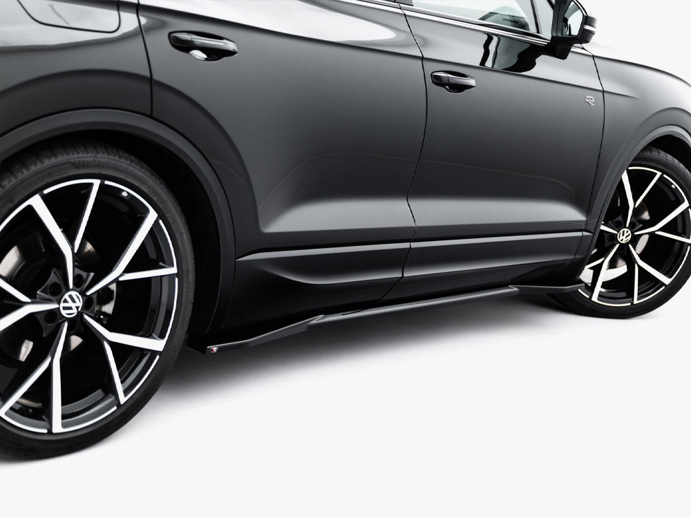 VW - Touareg R Line MK3 Facelift: Maxton Side Skirts