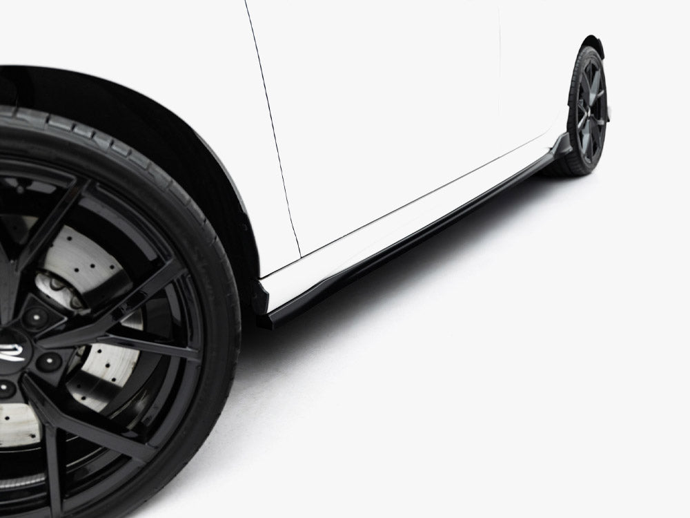 VW - Golf R Variant MK8 Facelift: Maxton Side Skirts