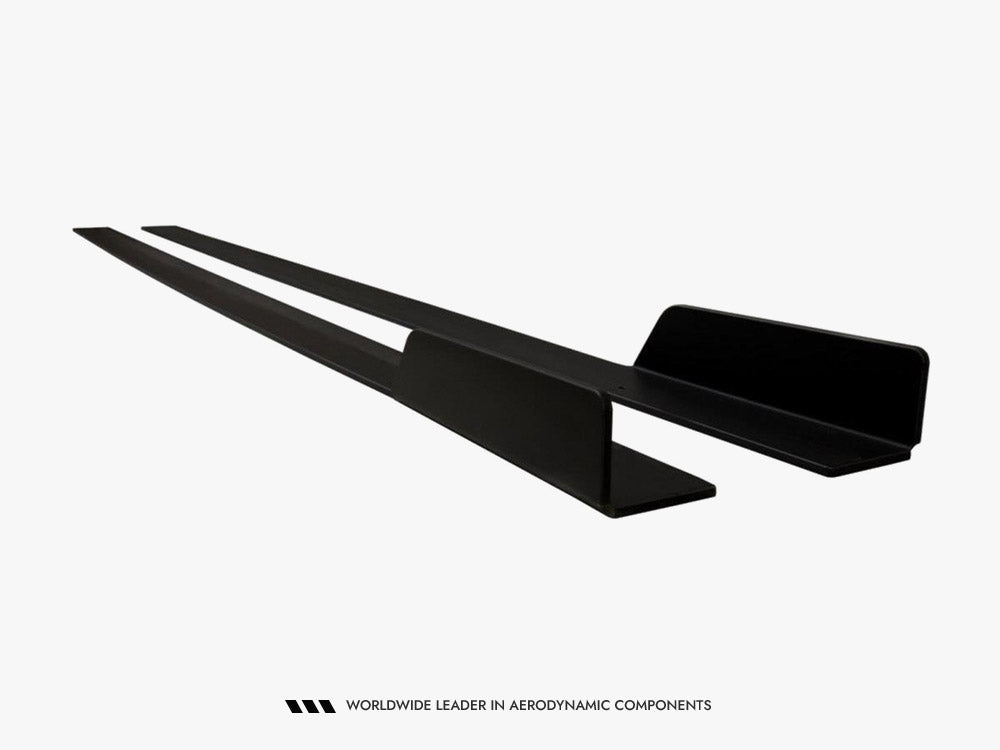 VW - Golf GTI MK7 Facelift: Maxton Racing Side Skirts
