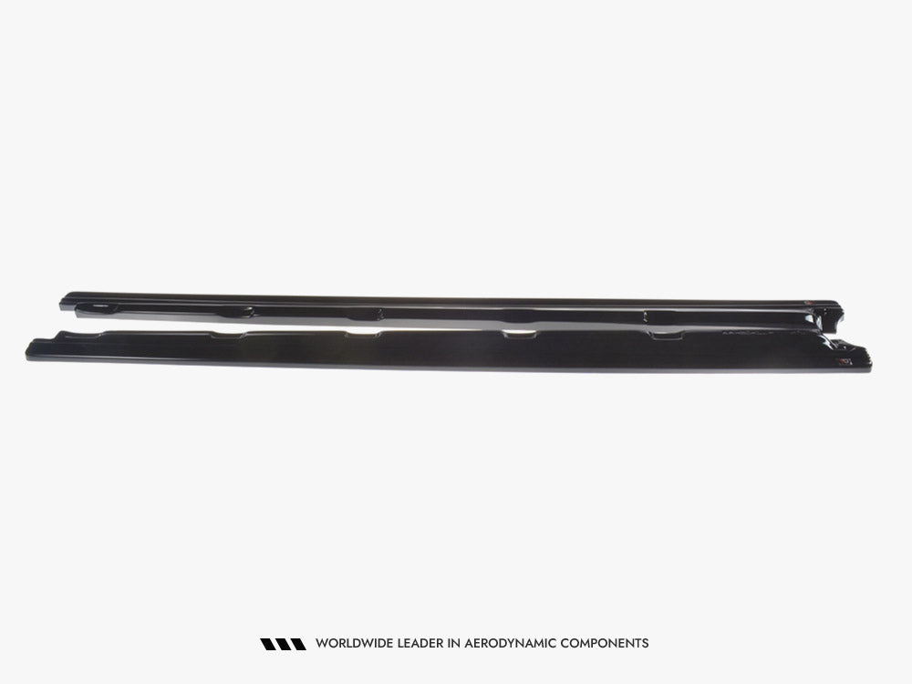 VW - Golf Standard MK7 Facelift: Maxton Side Skirts
