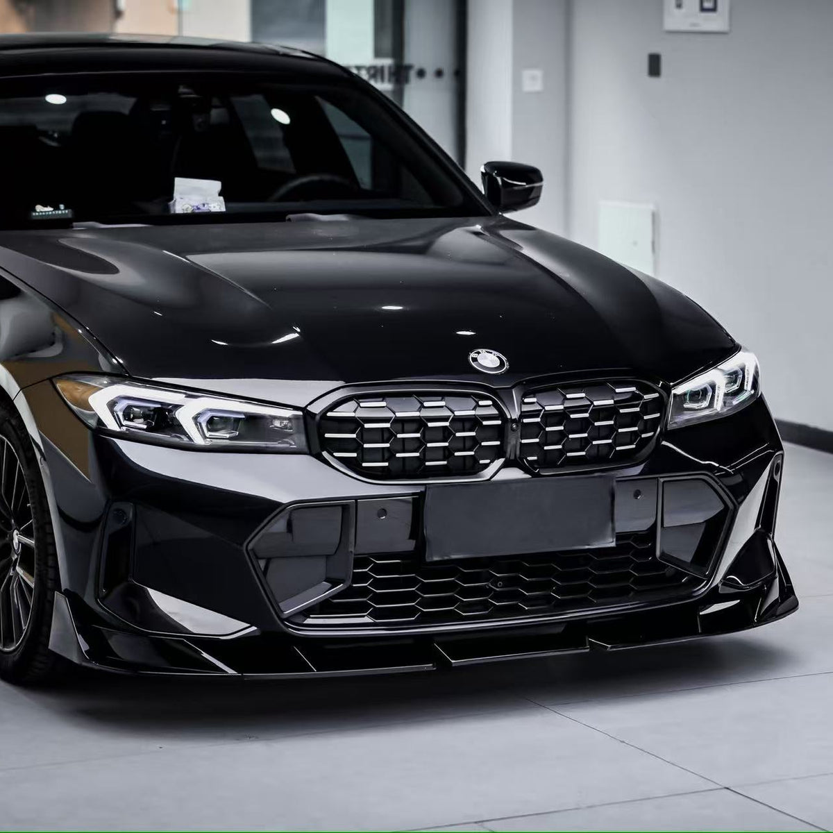 3 Series - G20 Facelift: Gloss Black LED Body Kit 22+