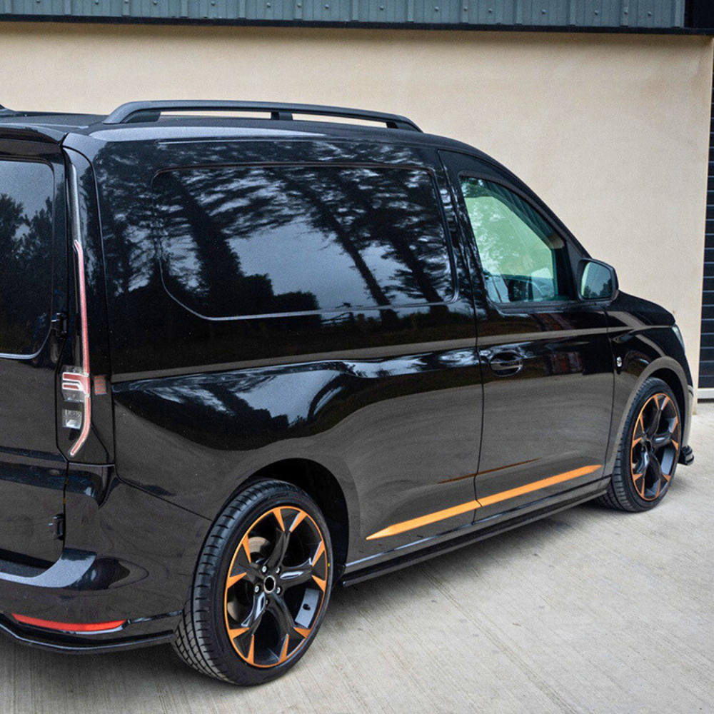 Caddy - MK5 SWB: Gloss Black Side Skirts V1 Style 21+