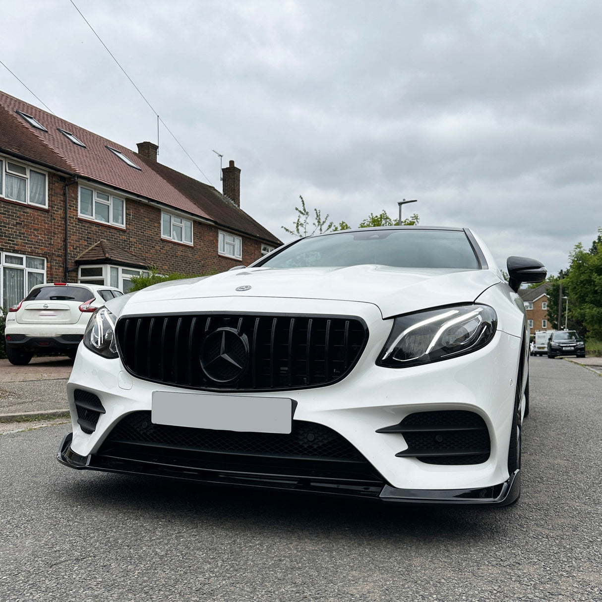 E Class - W213/C238: Gloss Black Front Splitter 2016-2020