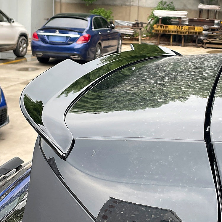 Porsche - Cayenne: Gloss Black Rear Spoiler 18-21