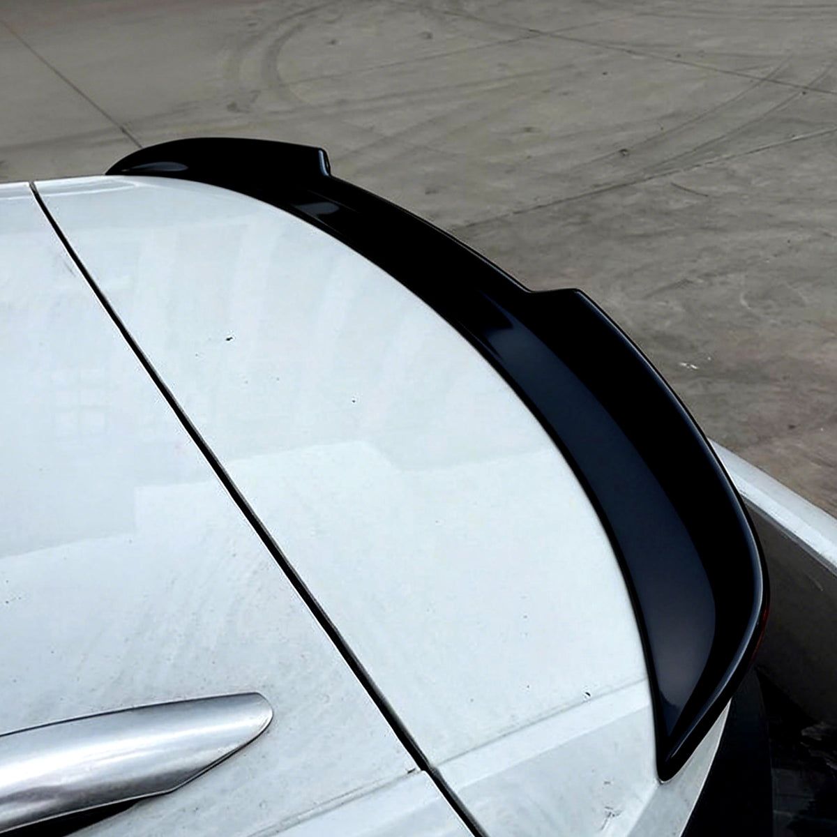 T-Roc - MK1: Gloss Black Roof Spoiler 21+