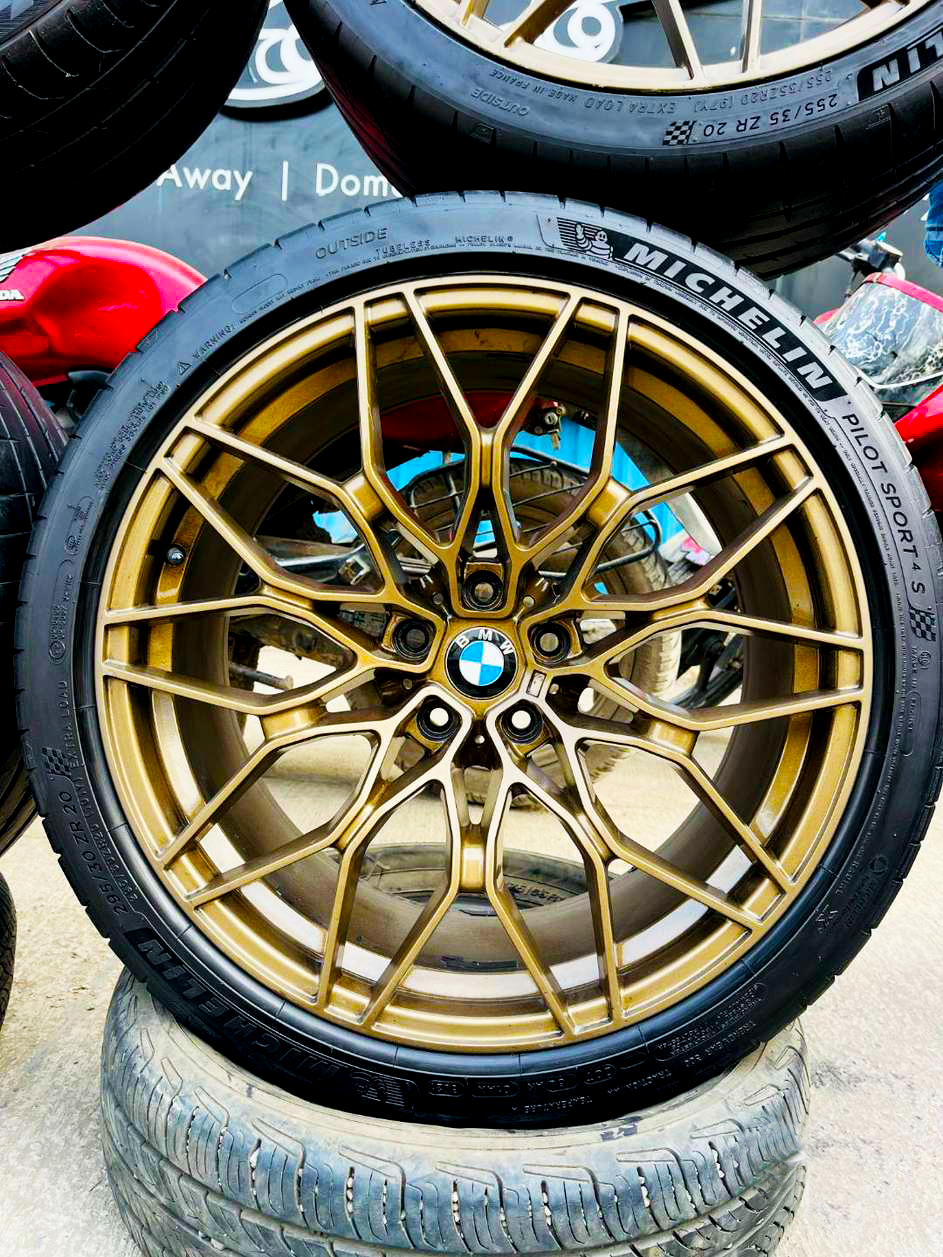 1 Series - F40: 18" Bronze 1000M Style Alloy Wheels 20+