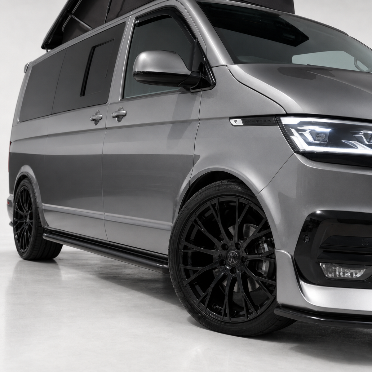 Transporter - T5/T6 SWB: Black Side Bars 05-23