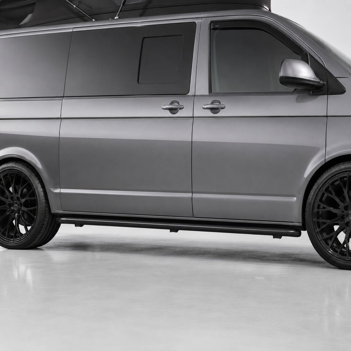 Transporter - T5/T6 SWB: Black Side Bars 05-23