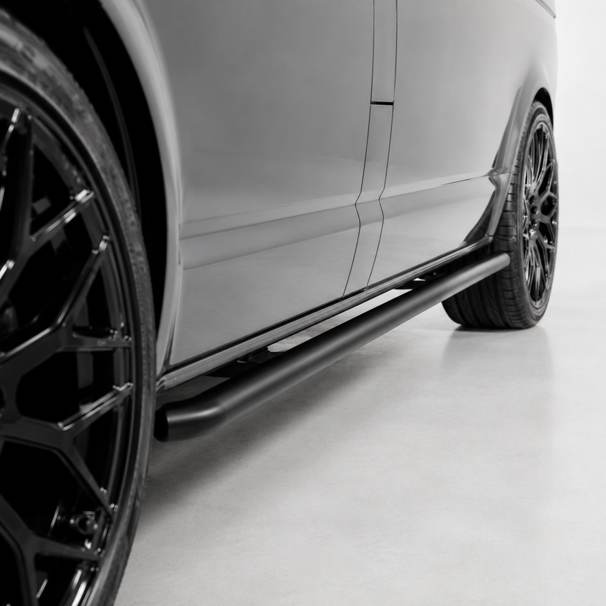 Transporter - T5/T6 SWB: Black Side Bars 05-23