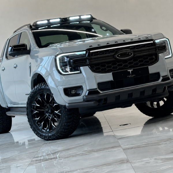 Ranger - T9: Gloss Black V1 Style Grill with LED 22+