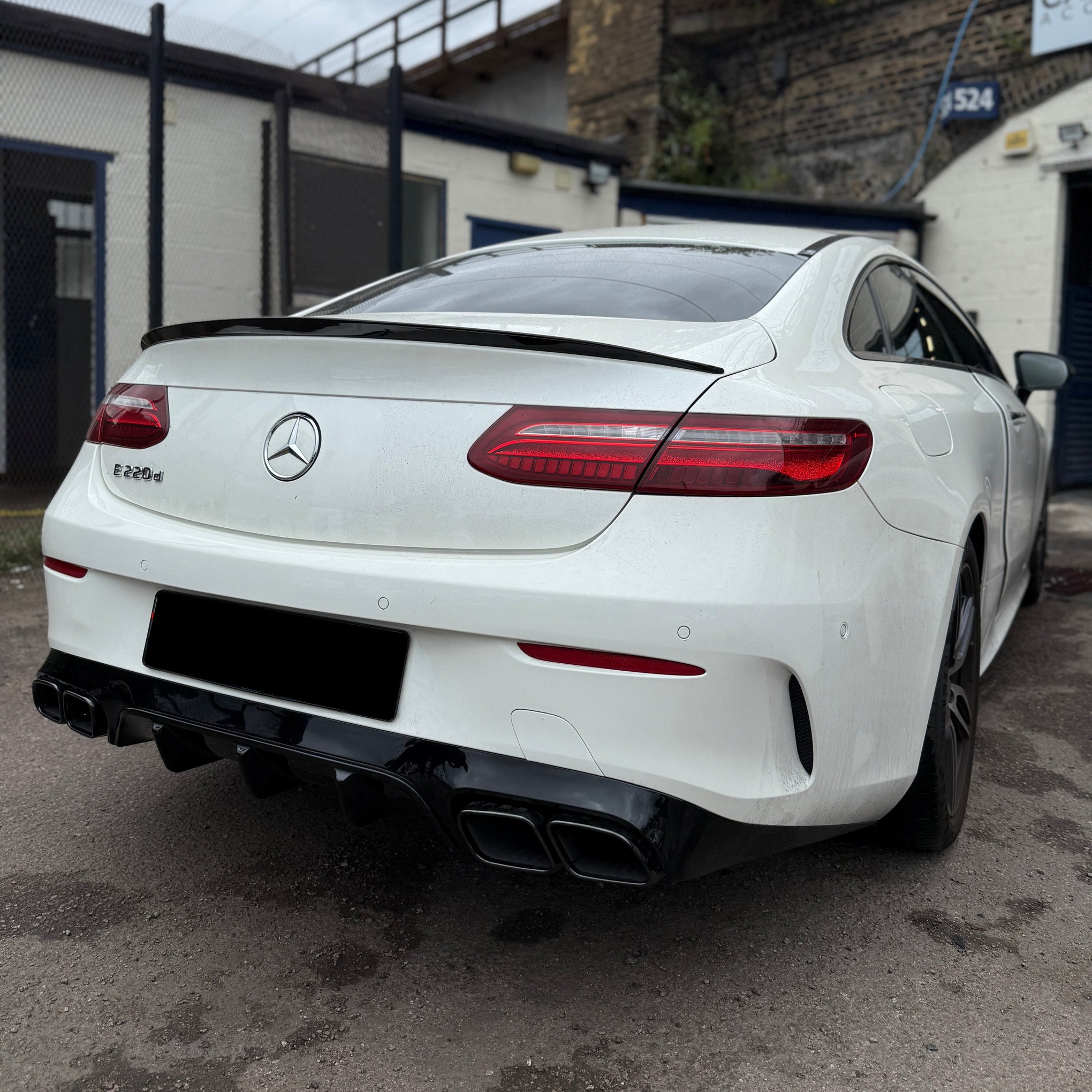 Mercedes E Class C238 Coupe Diffuser Black AMG Style – Carbon Accents