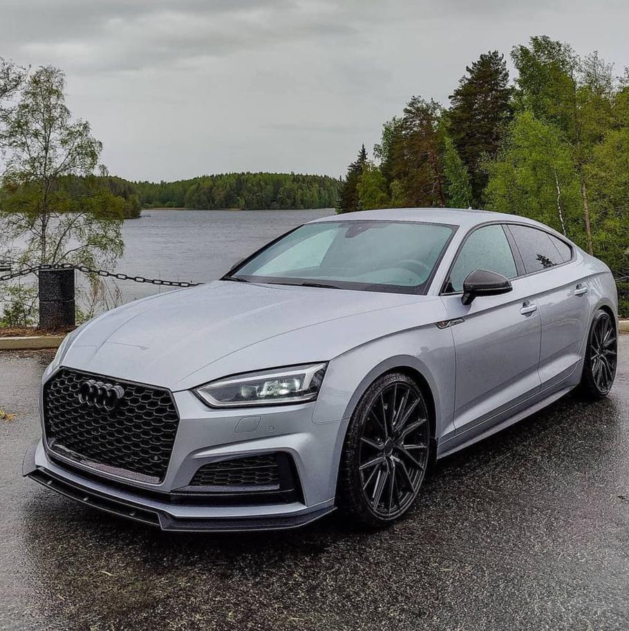 A5 - B9: Gloss Black RS Honeycomb Quattro Grill 17-20