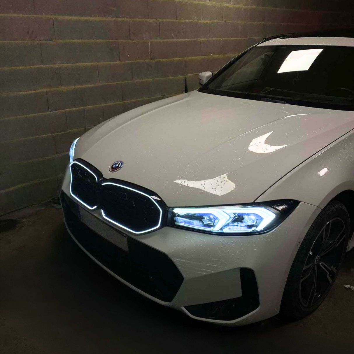 3 Series - G20 Facelift: Gloss Black Diamond Style LED Grill 23+
