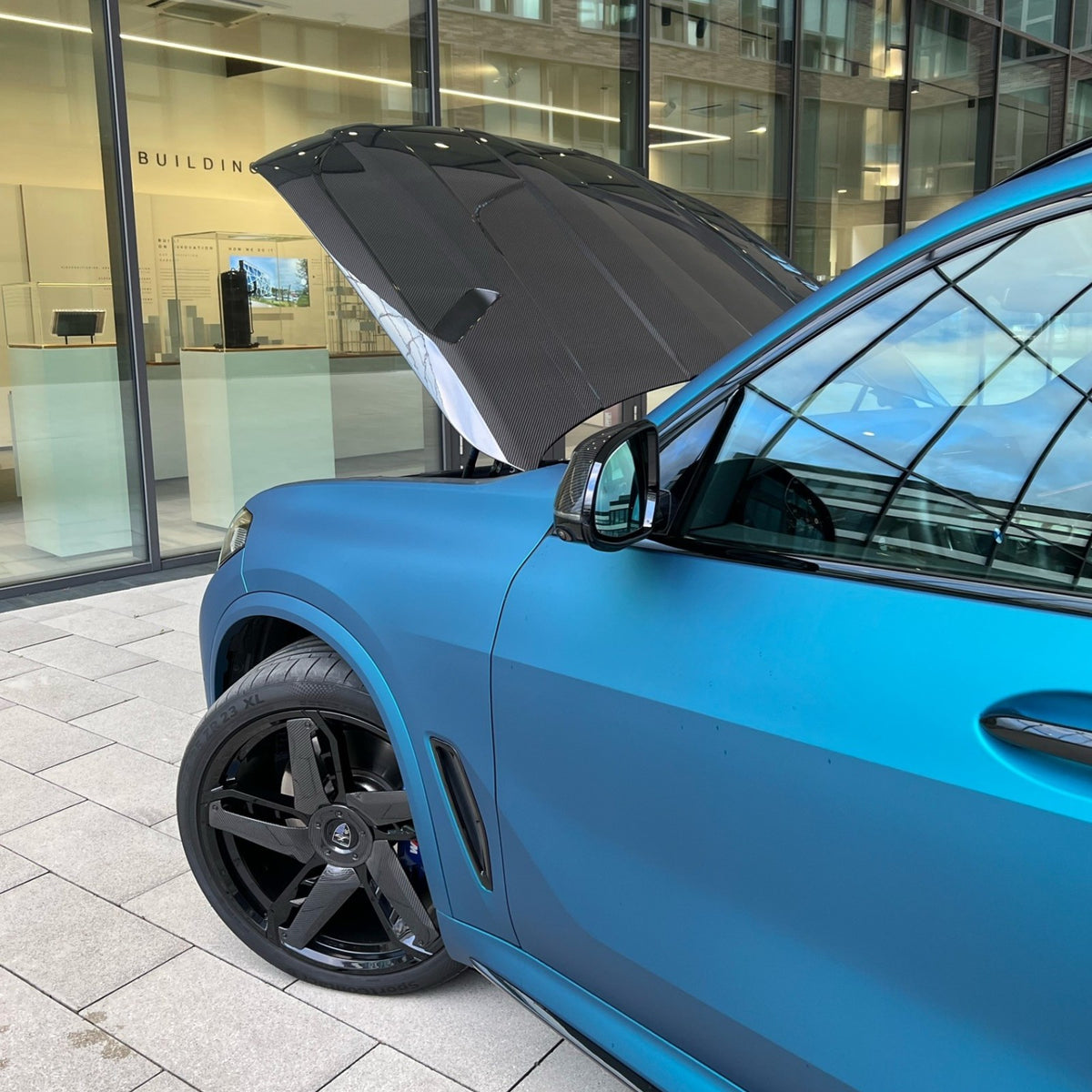 X5 - G05: Larte Design Carbon Fibre Bonnet