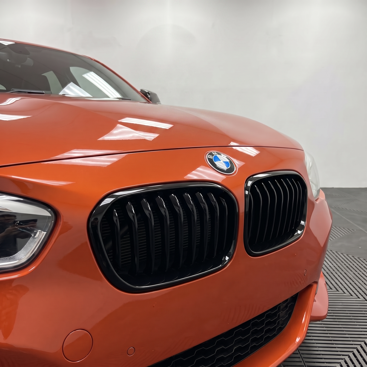 1 Series - F20/F21 Facelift LCI: Gloss Black Single Slat Grill 15-19
