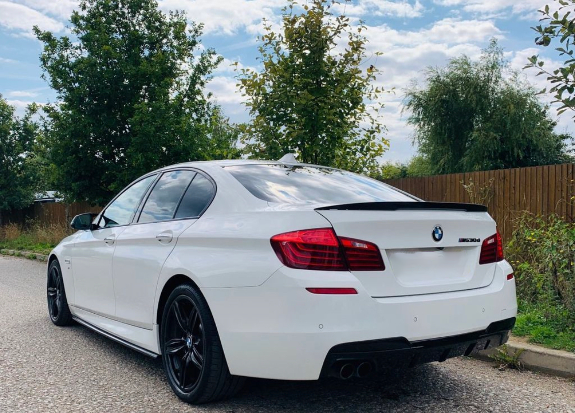 BMW 5 Series F10 Diffuser Gloss Black M Style – Carbon Accents