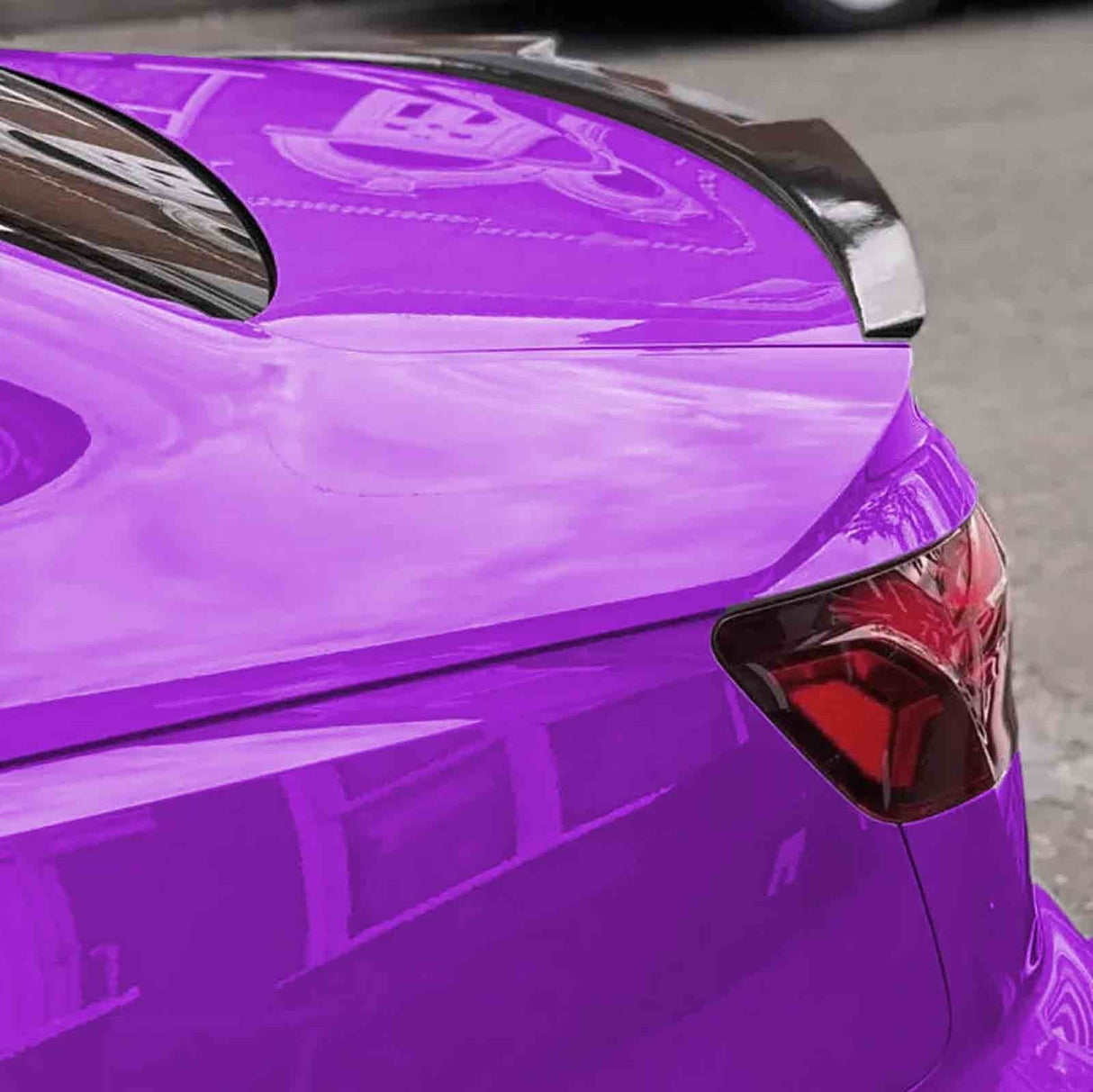 A4 - B9: Gloss Black V Style Spoiler 16-20