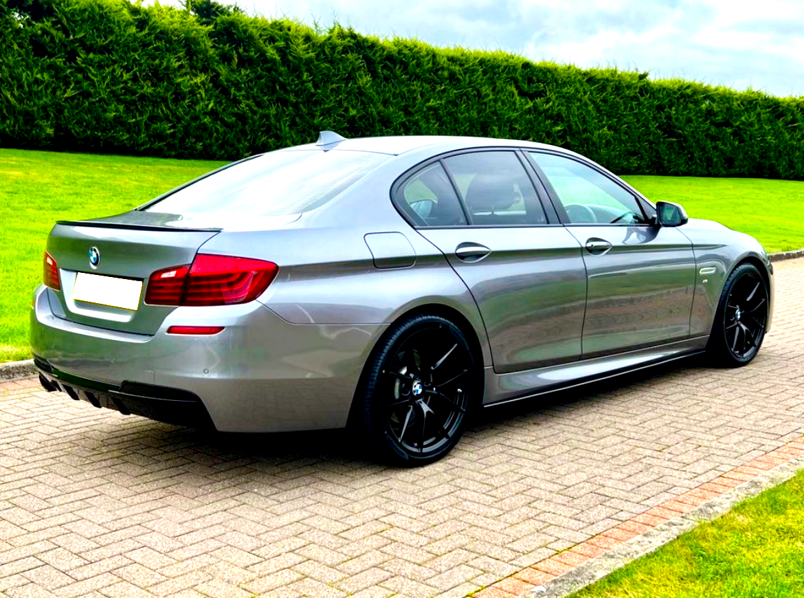 BMW 5 Series F10 Diffuser Gloss Black M Style – Carbon Accents