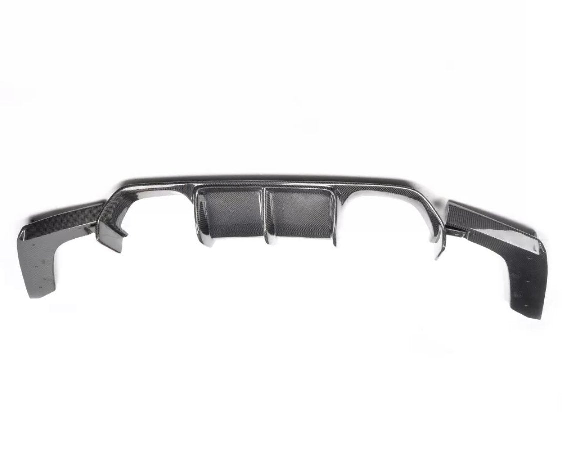 M3/M4 - F80/F82/F83: Carbon Fibre V Style Diffuser 14-19