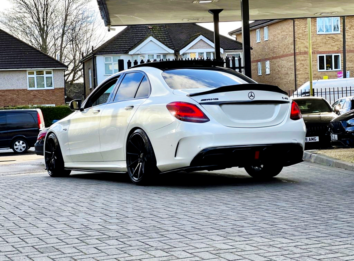 Spoiter Mercedes C Class W205 Spoiler Gloss Black PSM Style – Carbon Accents