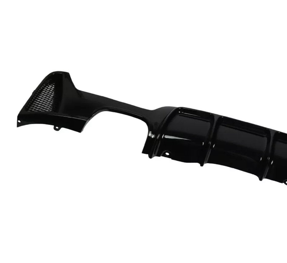 4 Series - F32/F33/F36: Gloss Black Twin Exhaust Diffuser - Carbon Accents