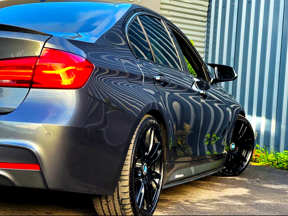 3 Series - F30/F31: Gloss Black Performance Style Side Skirts 12-18